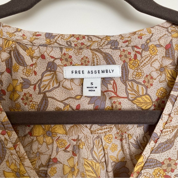 Free Assembly Floral Blouse Small - Picture 2 of 9